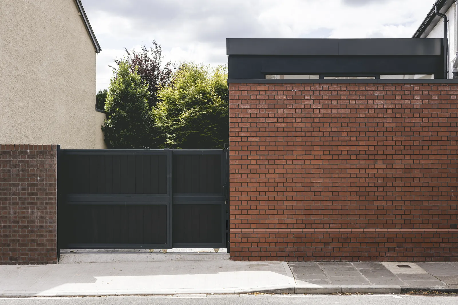 Curve House: View from street